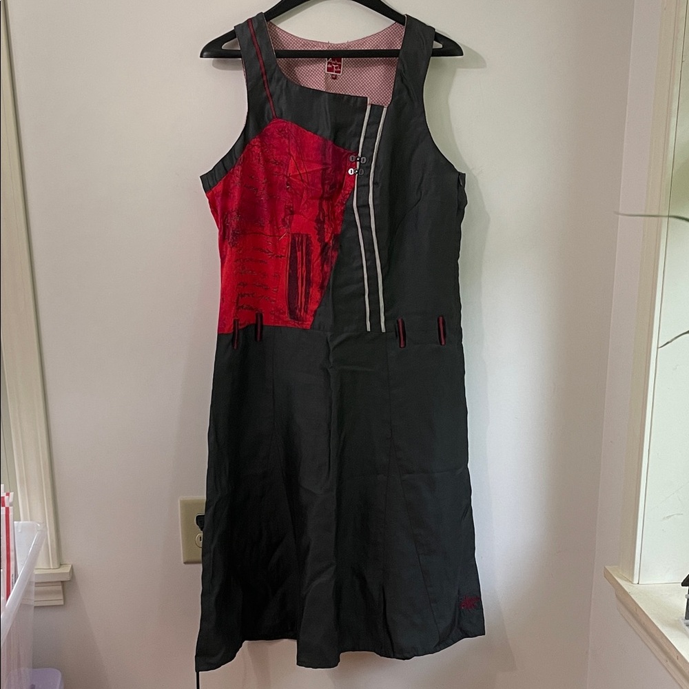 Aventures des Toiles Elegant Black and Red Sleeveless Midi Dress EUR42/US14